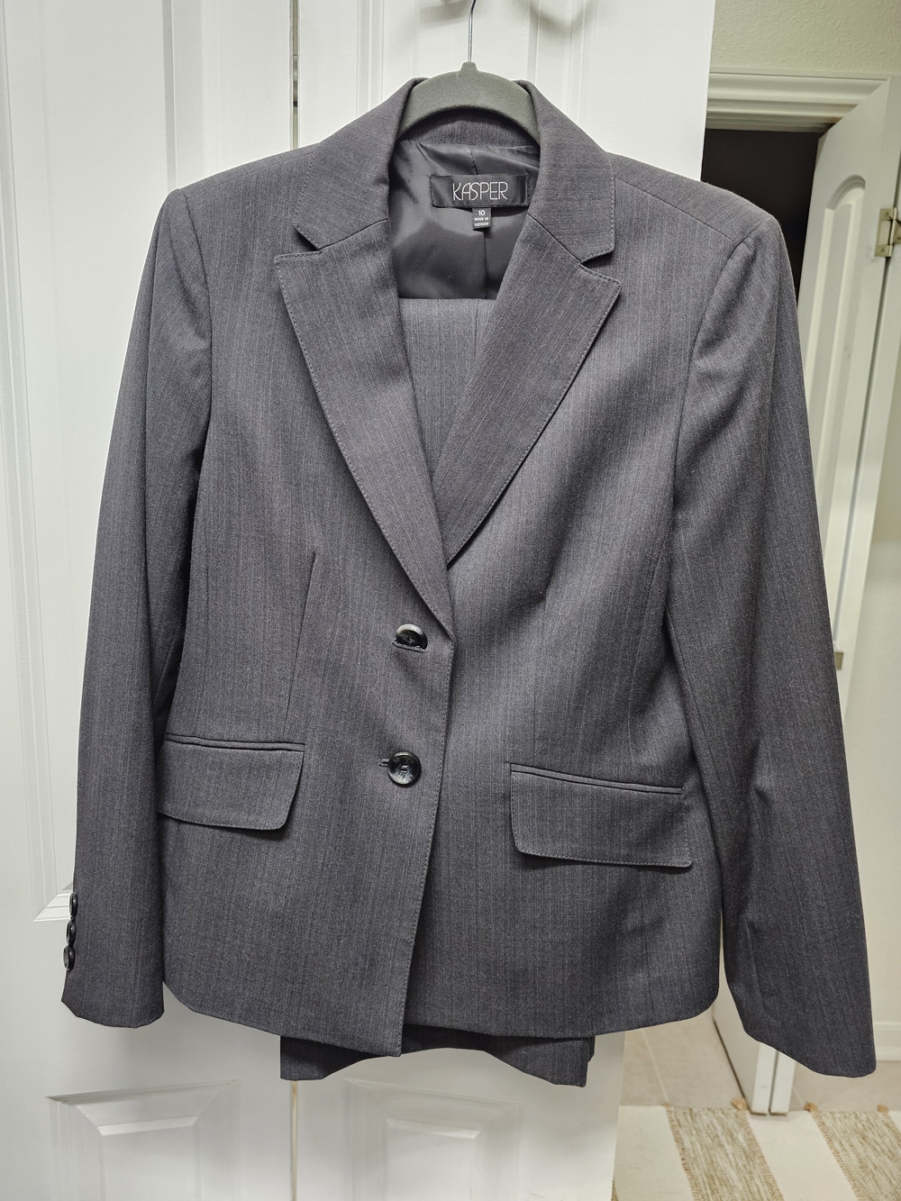 Kasper Women’s Gray Pinstripe Blazer And Pant Suit